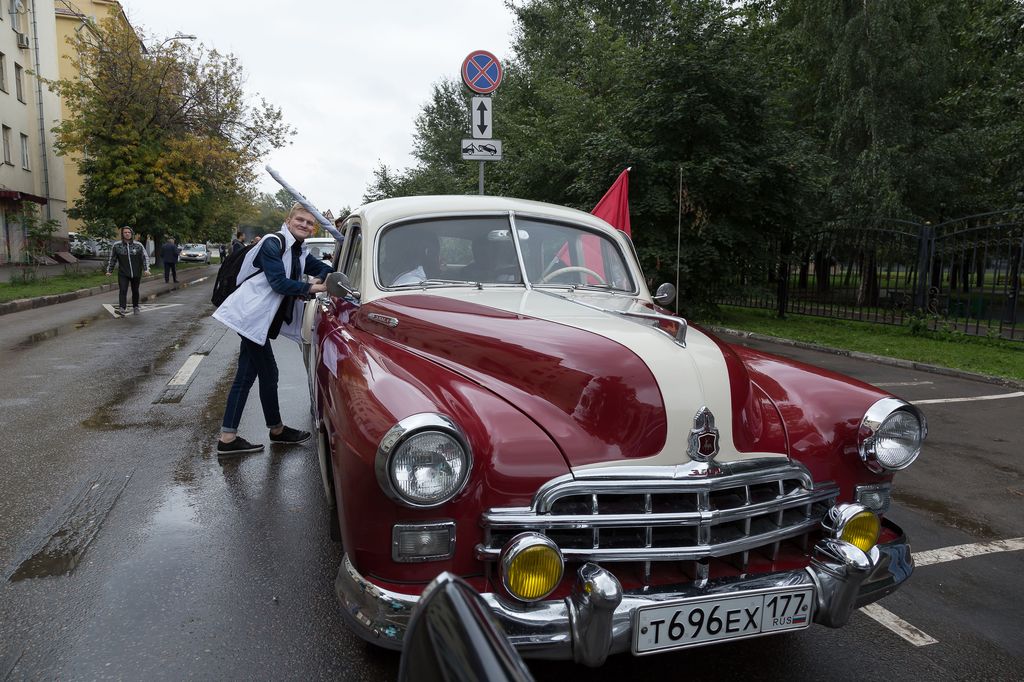 Пробег ретро-автомобилей прошел по улицам ЮВАО