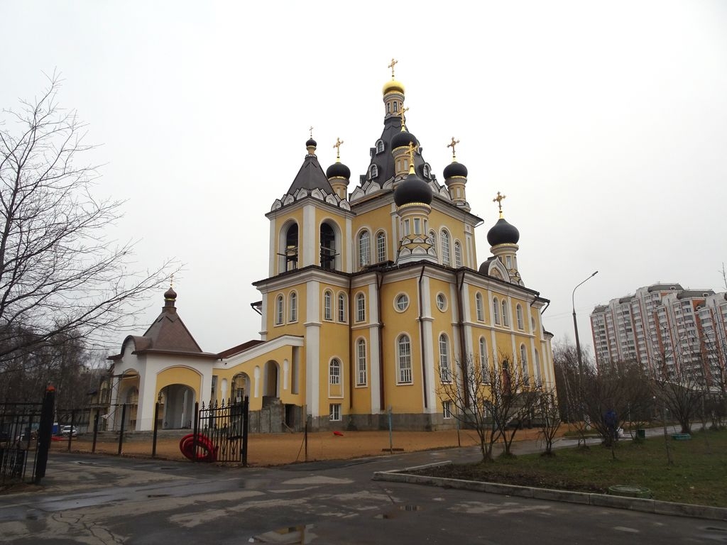 Владимир Ресин осмотрел ход строительства храмов на территории ЮВАО