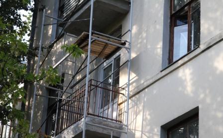 Балконы отремонтировали в доме на Зарайской улице/Роман Балаев, газета «Юго-Восточный курьер»